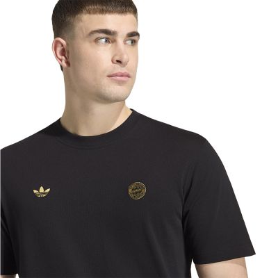 4. adidas FC Bayern T-shirt JZ9948