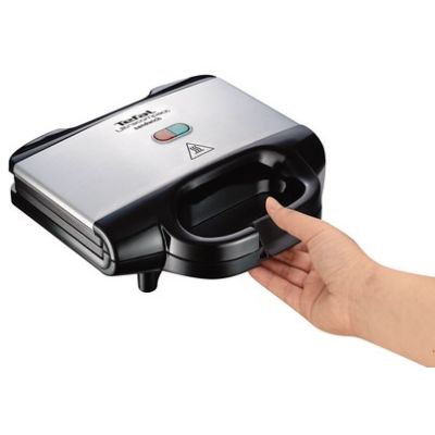 6. Tefal SM 1572 Toaster (silver)