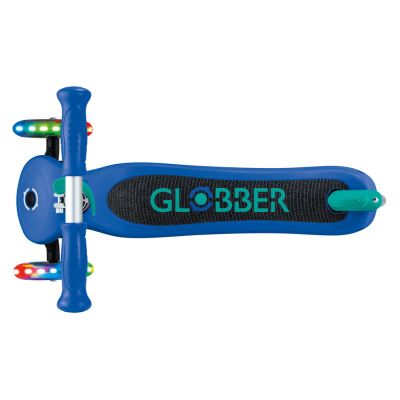 8. PRIMO LIGHTS three-wheeled scooter (423-600-4)