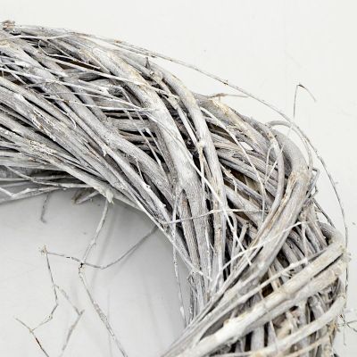 3. DECORATIVE WREATH 20 CM WHITE