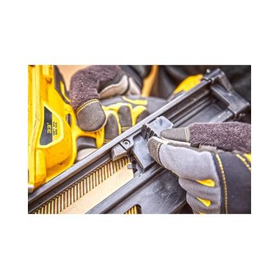 3. 18V DCN930N-XJ DEWALT Nailer