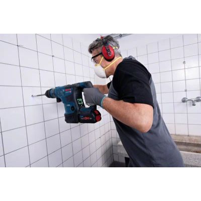4. BOSCH. SDS+ HAMMER GBH 18V-34 CF 5.8J 2xPC8.0Ah + HANDLE 13mm CASE