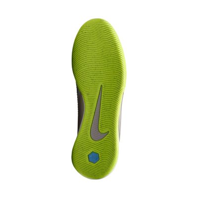 6. Nike Phantom 6 Low Academy IC HQ2319 200 Football Boots