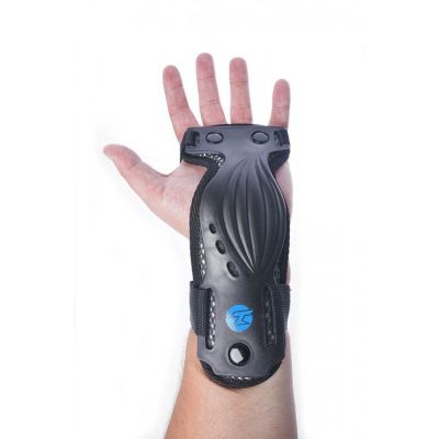 3. TEMPISH Acura 2 Wrist Guards 102000013