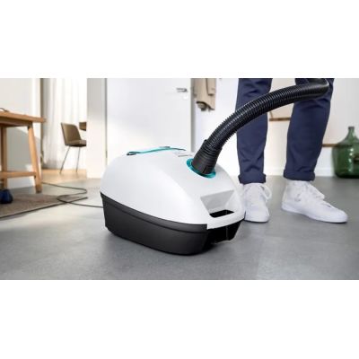 19. Bosch Series 4 BGB41HYG1H Bagged Vacuum Cleaner (600W; White)