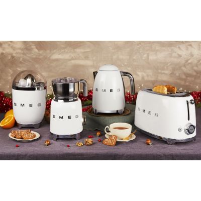 24. SMEG KL03WHEU electric kettle white