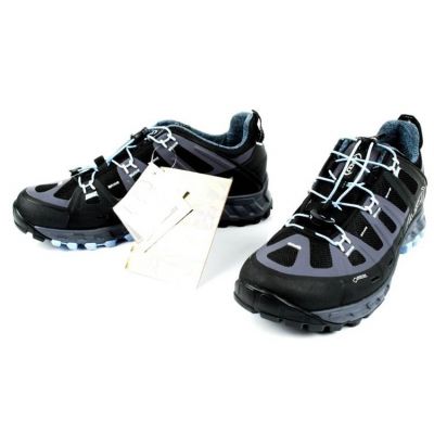 9. Aku Selvatica GTX W 679144 trekking shoes