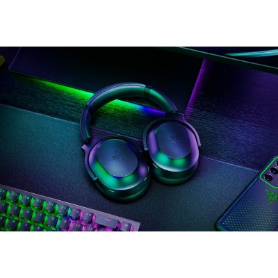 6. Razer Barracuda Pro Wired & Wireless Headband Gaming Headset USB Type-C Bluetooth Black