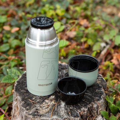 22. Thermos Meteor 750 ml 17247