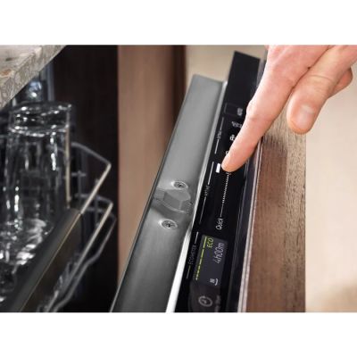 9. Built-in dishwasher ELECTROLUX EEQ47210L