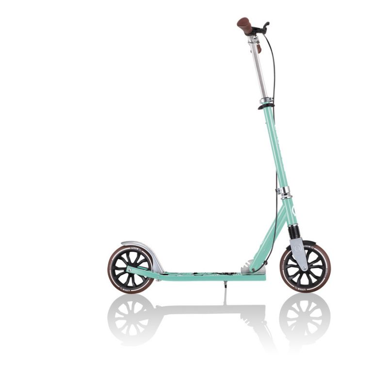 10. Globber NL 205 Dluxe Jr 685-206 Scooter