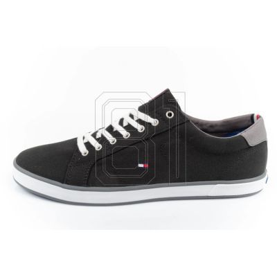 18. Tommy Hilfiger sneakers M FM0FM00596990