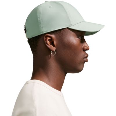 6. Nike Dri-FIT Club Cap Green FB5371 006