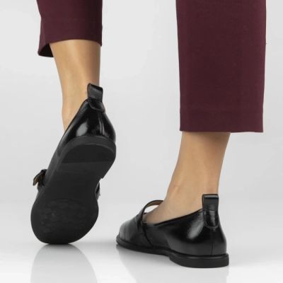 6. Women's leather ballet flats with a belt, black Filippo DP7742
