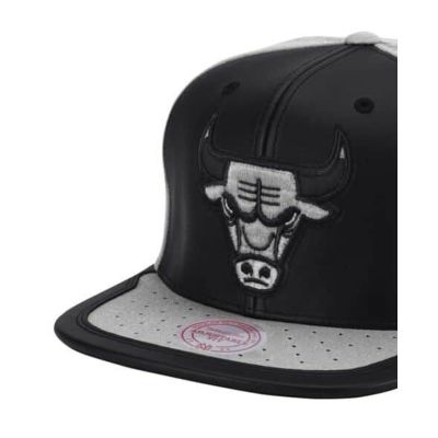 3. Mitchell & Ness NBA Chicago Bulls NBA Day One Snapback Bulls Cap 6HSSMM19224-CBUBKGY