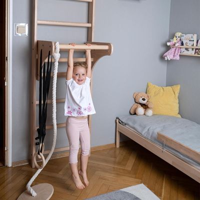 27. LADDER WITH WOODEN BAR AND ACCESSORIES BENCHK 112+A204