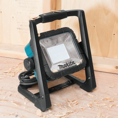 14. CONSTRUCTION LAMP 14.4/18V/230V LED DML805 MAKITA