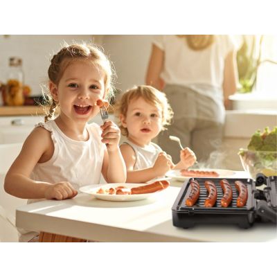 10. ELDOM CONTACT GRILL GK110 800W BLACK AND SILVER
