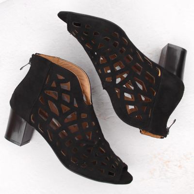 4. M.Daszyński W SAN32A suede ankle boots black