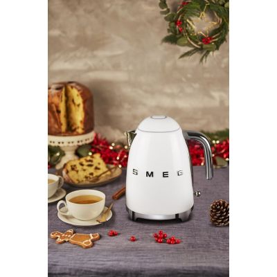 23. SMEG KL03WHEU electric kettle white