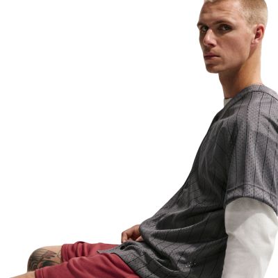 5. Men’s Nike Club Shorts Burgundy FN3520 613