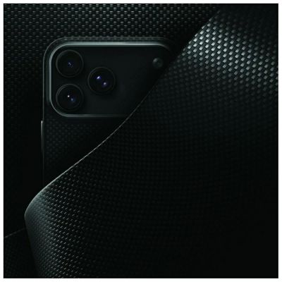 7. Uniq Keva EDGE Magclick Charging Case for iPhone 18 Pro / 17 Pro - Black
