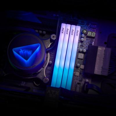 7. RAM DIMM 32GB DDR5-6000 K2/AX5U6000C3616G-DTLABRBK ADATA