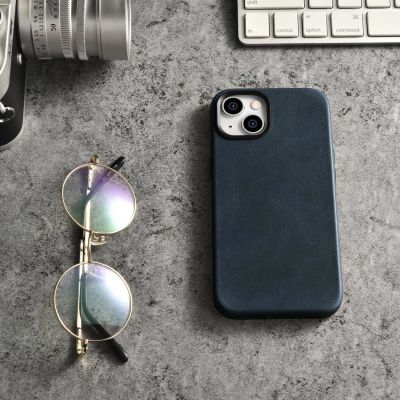 14. iCarer Oil Wax Premium Leather Case iPhone 14 Plus Magnetic Leather Case with MagSafe Dark Blue (WMI14220703-BU)