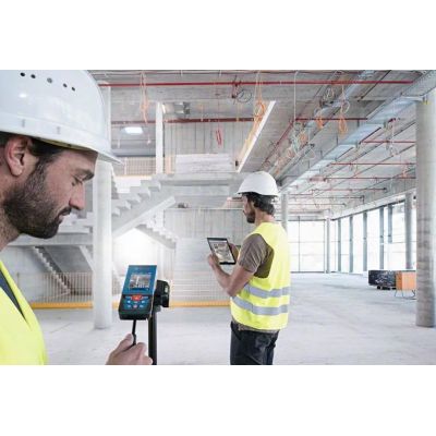 4. Bosch GLM 100-25 C Professional Black, Blue, Red 4x 0.08 - 100 m
