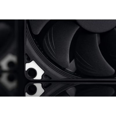 5. NOCTUA 92mm 300-2200 RPM Low Profile CHROMAX fan