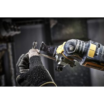 19. 18v cordless multitool DCS356NT DEWALT