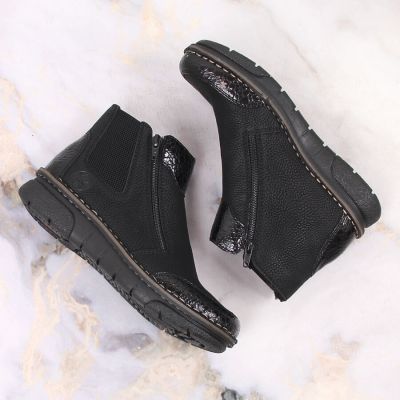 22. Comfortable, insulated ankle boots with zippers Rieker W RKR555