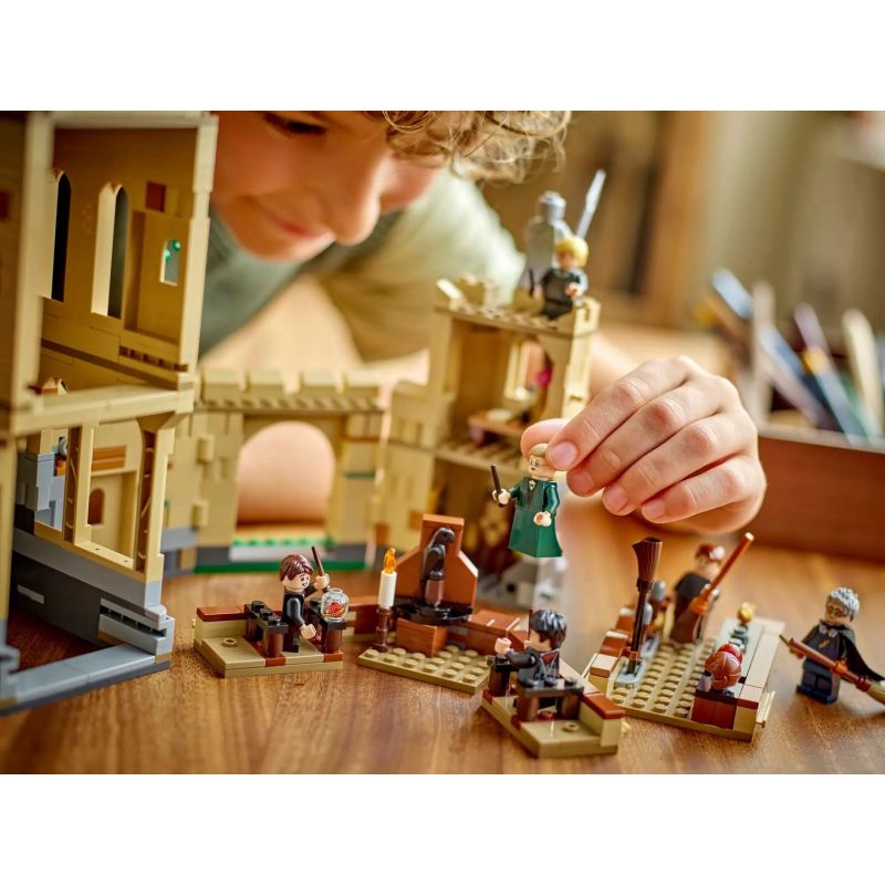 10. LEGO Harry Potter 76447 - Hogwarts Castle: Broomstick Flying Lesson