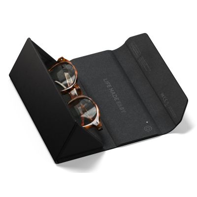 4. Satechi ST-LFAGCK GPS Locator Element Finder Black