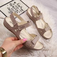 Comfortable leather sandals in beige W Helios 205