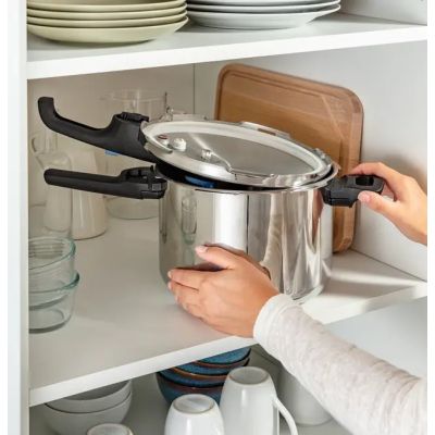 5. TEFAL Secure Trendy Pressure Cooker 6 L P2580701