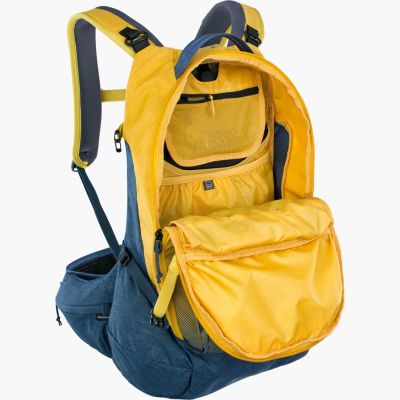 5. Evoc Trail Pro 26 enduro backpack - curry/denim size: S/M