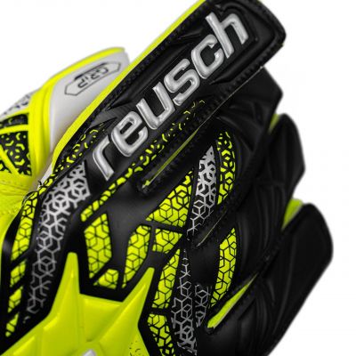 5. Reusch Attrakt Grip M 5570815 2014 Goalkeeper Gloves