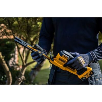 10. 18V DCMHT520N DEWALT Hedge Trimmer
