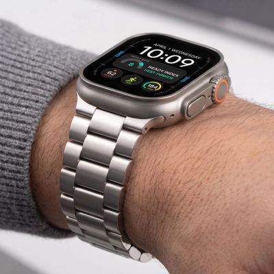 7. Tech-Protect Stainless Bracelet for Apple Watch 44 / 45 / 46 / 49 mm – Silver