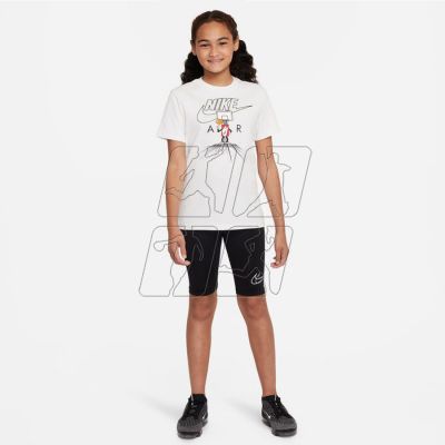 5. Nike Sportswear Jr DX9527-100 T-shirt