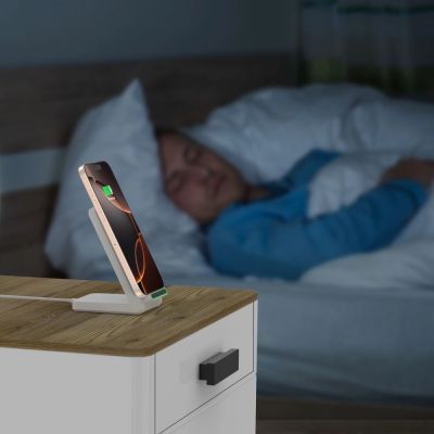 10. Tech-Protect QI15W-A40 Wireless Charger - White