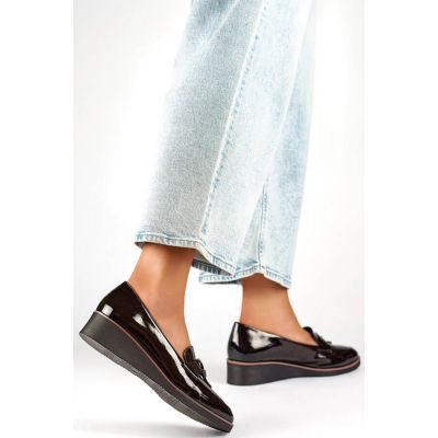 2. Women's patent leather wedge shoes, black 24-58266B