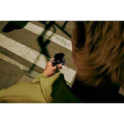 9. Bose 888507-0100 Wireless In-Ear Bluetooth Headphones/Headset Black