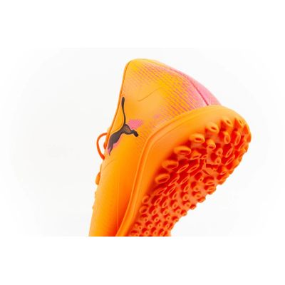 7. Puma men's sports shoes Future 8 Play TT turf football shoes orange
