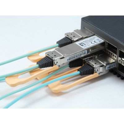 3. LevelOne AOC-0503 Network Transceiver Module 103100 Mbit/s QSFP28 850 nm Fiber Optic