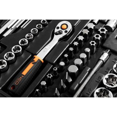 12. Neo 10-078 set of keys and tools 233 acc.