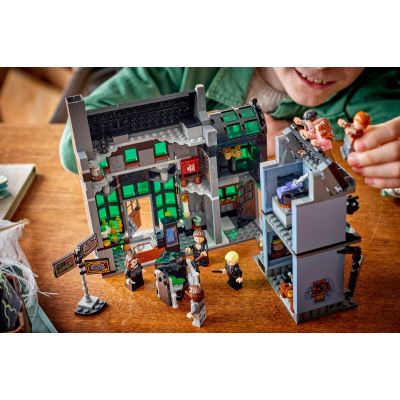 9. LEGO Harry Potter 76471 - Knockturn Alley Magic Shops