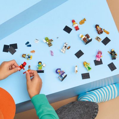 7. LEGO Minifigures 71052 - Series 29 V110