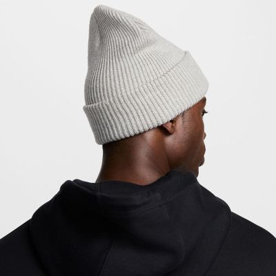 3. Nike Peak Cap HF0326-036